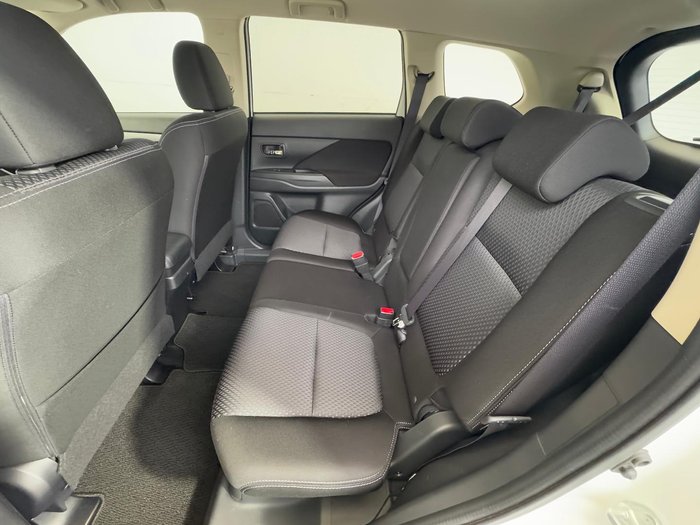 2016 Mitsubishi Outlander LS Safety Pack