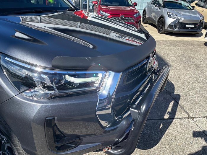 2022 Toyota Hilux SR5
