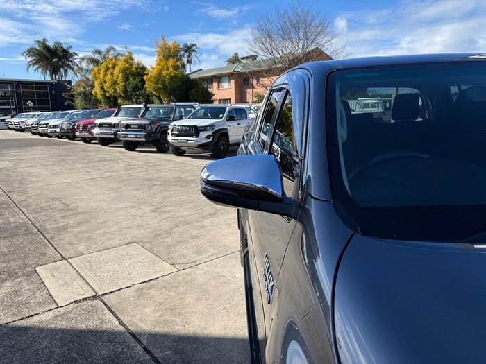 2022 Toyota Hilux SR5