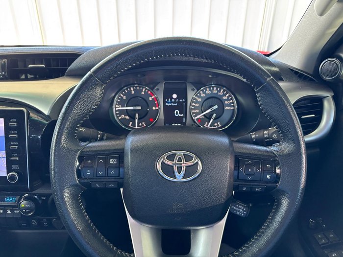 2022 Toyota Hilux SR5