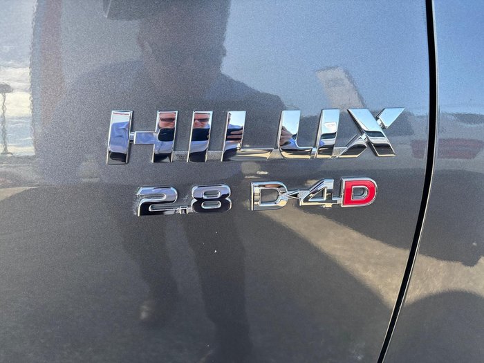 2022 Toyota Hilux SR5