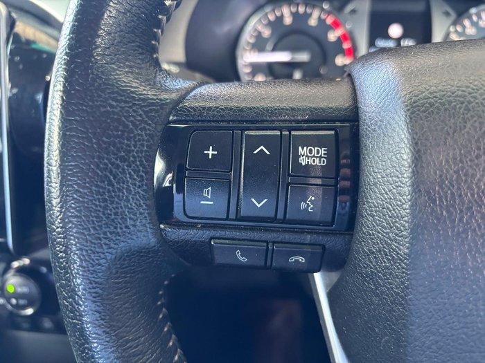 2022 Toyota Hilux SR5