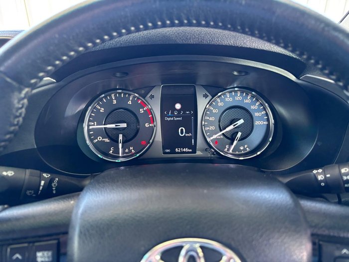 2022 Toyota Hilux SR5