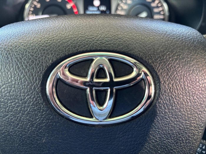 2022 Toyota Hilux SR5