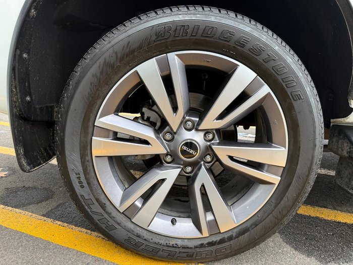 2023 Isuzu MU-X LS-T