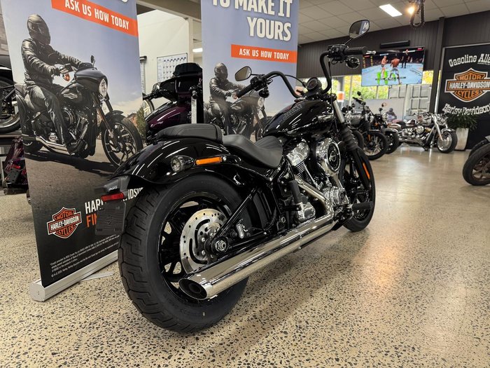 2025 Harley-Davidson Street Bob 117 (FXBB) Softail Black