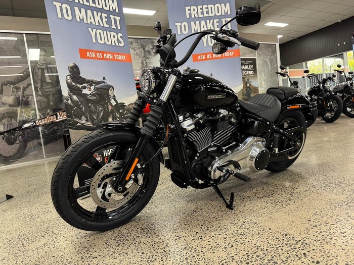 2025 Harley-Davidson Street Bob 117 (FXBB) Softail Black