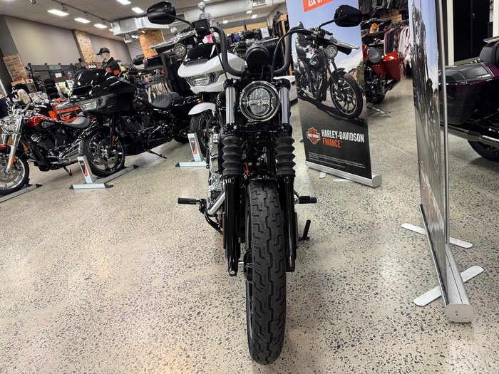 2025 Harley-Davidson Street Bob 117 (FXBB) Softail Black
