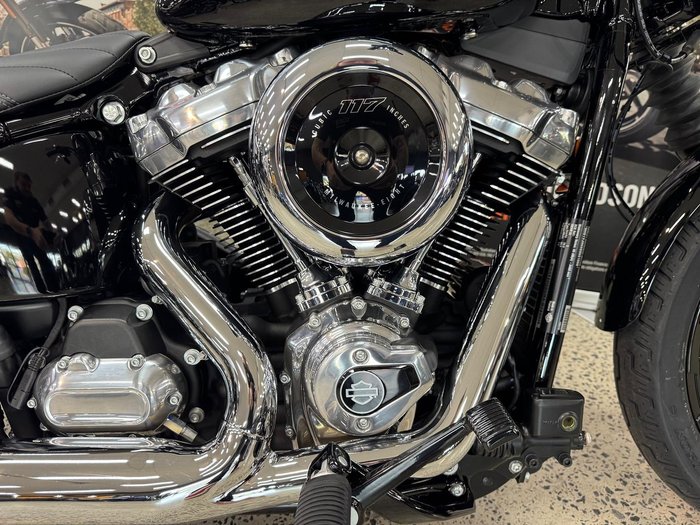 2025 Harley-Davidson Street Bob 117 (FXBB) Softail Black