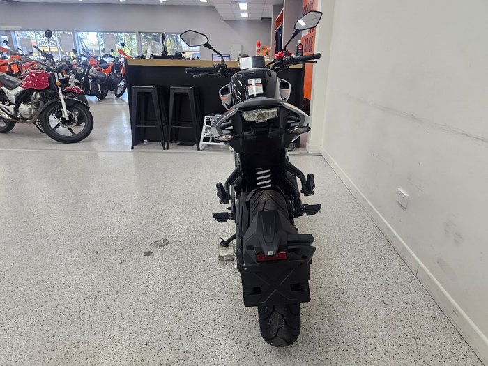 2025 CFMOTO 300 NK ABS