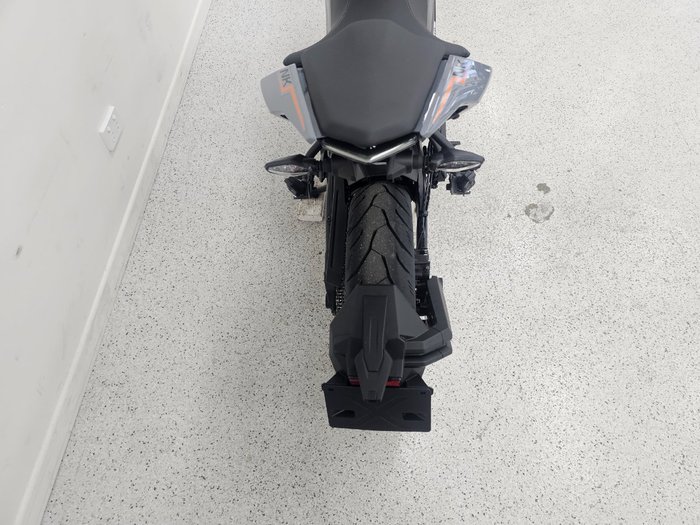 2025 CFMOTO 300 NK ABS