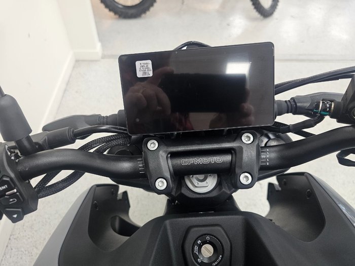 2025 CFMOTO 300 NK ABS