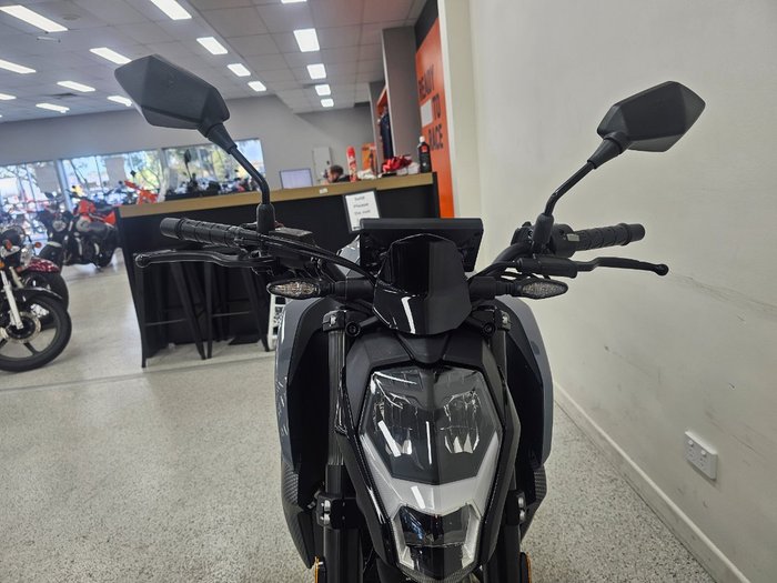 2025 CFMOTO 300 NK ABS