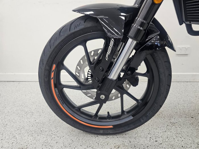 2025 CFMOTO 300 NK ABS