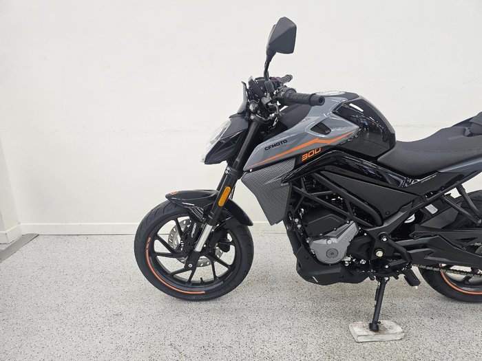 2025 CFMOTO 300 NK ABS