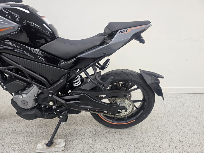 2025 CFMOTO 300 NK ABS