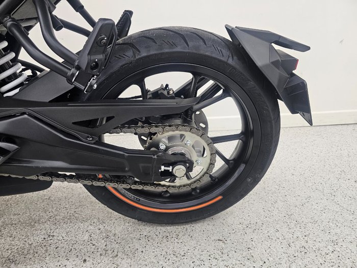 2025 CFMOTO 300 NK ABS