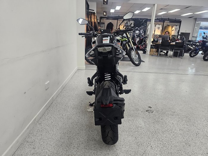 2025 CFMOTO 300 NK ABS