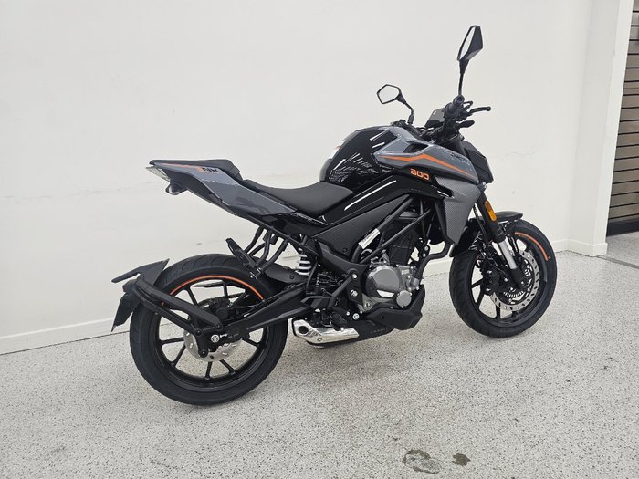 2025 CFMOTO 300 NK ABS