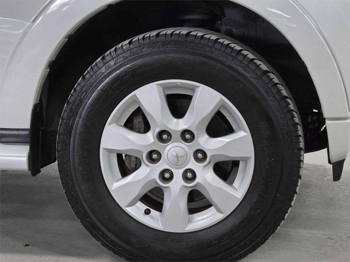 2012 Mitsubishi Pajero GLX
