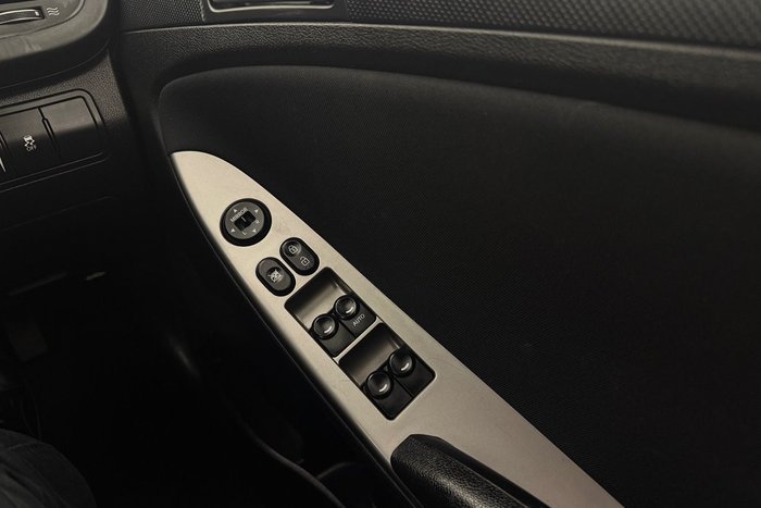 2016 Hyundai Accent Active