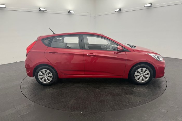 2016 Hyundai Accent Active
