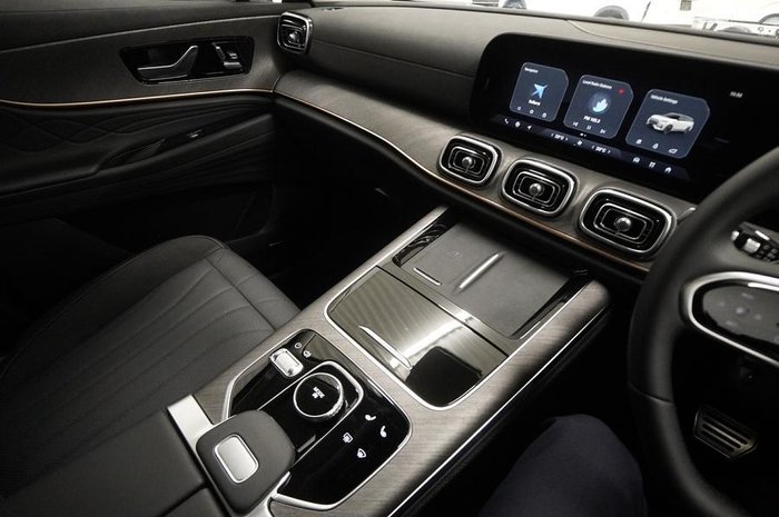 2025 Jaecoo J8 Track