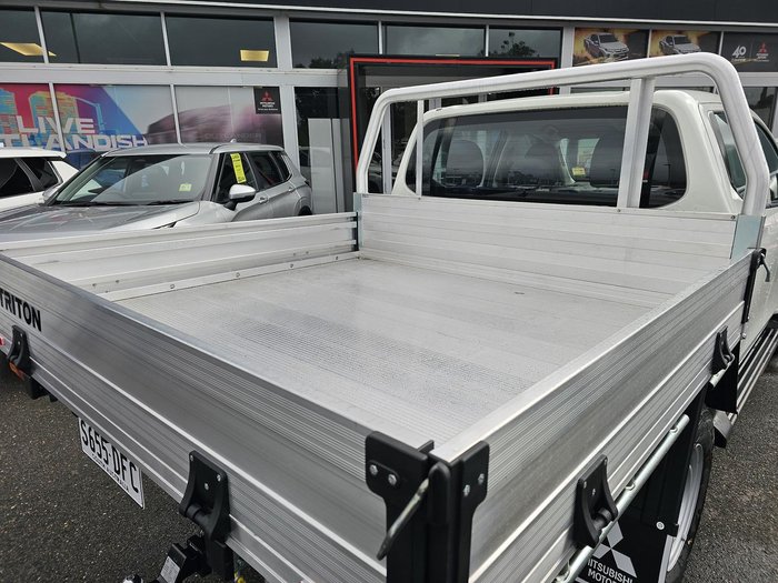 2023 Mitsubishi Triton GLX