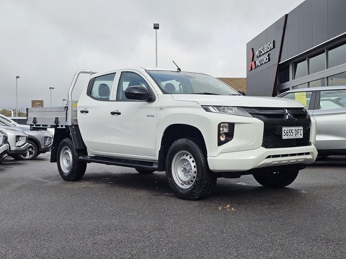 2023 Mitsubishi Triton GLX