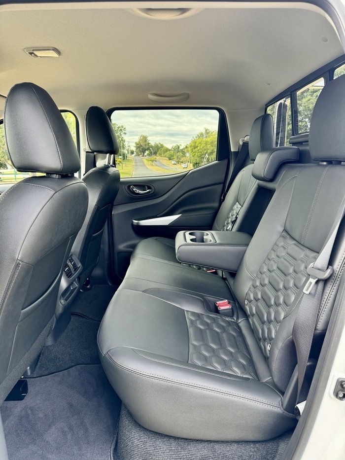 2025 Nissan Navara ST-X (4x4) Leather/NO Sunroof