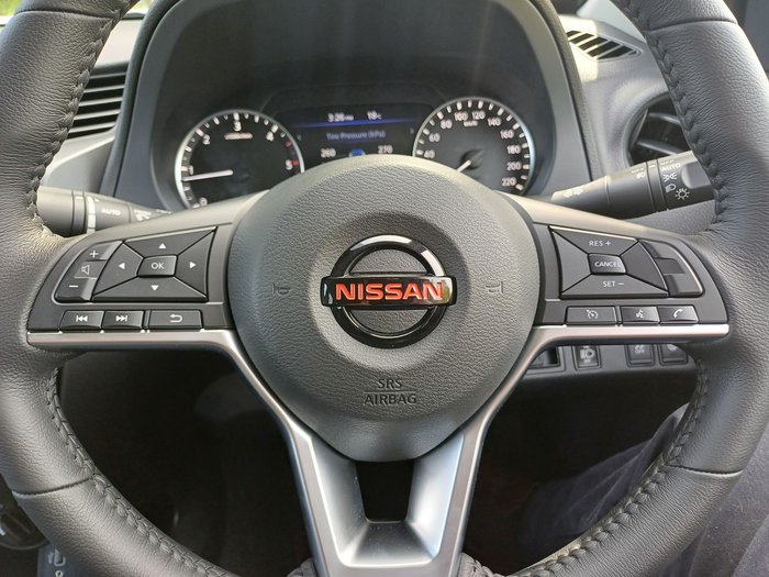 2025 Nissan Navara Pro-4X Warrior (4x4)