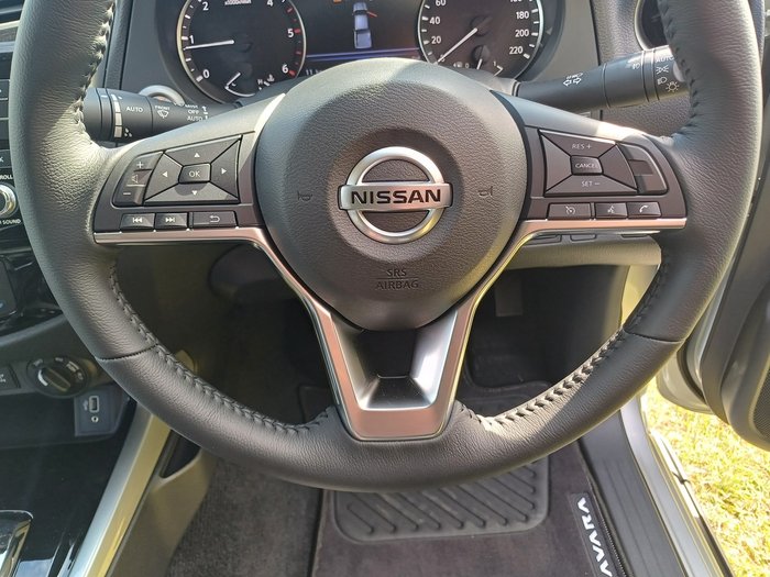 2025 Nissan Navara ST-X (4x4) Leather/NO Sunroof