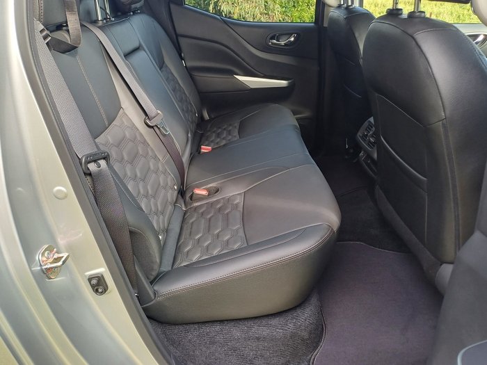 2025 Nissan Navara ST-X (4x4) Leather/NO Sunroof