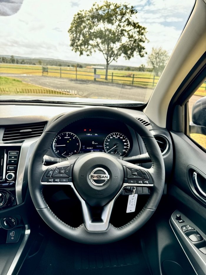 2025 Nissan Navara ST (4x4)