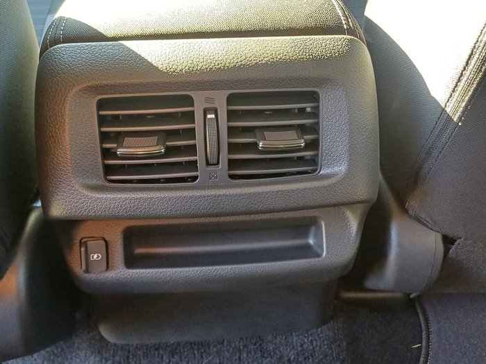 2024 Nissan Navara ST (4x4)