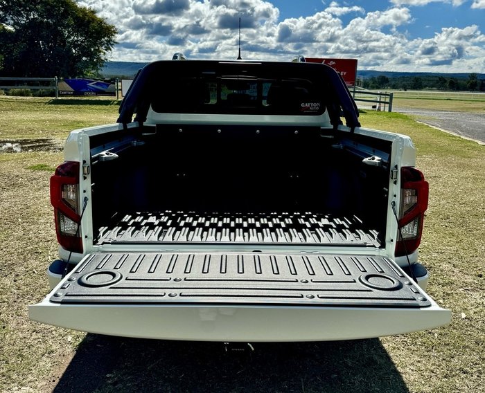 2025 Nissan Navara Pro-4X (4x4)