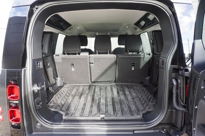 2023 Land Rover Defender 110 P300