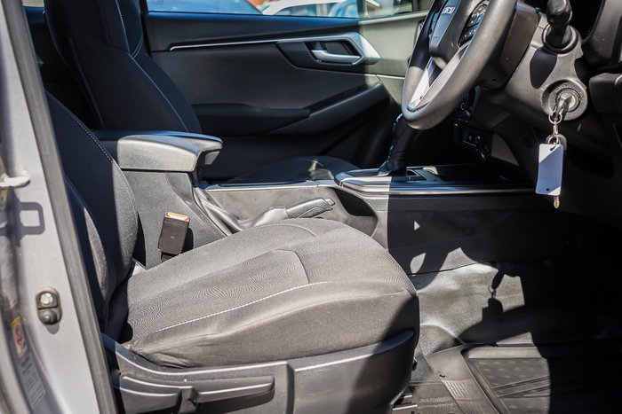 2021 Isuzu D-MAX LS-M