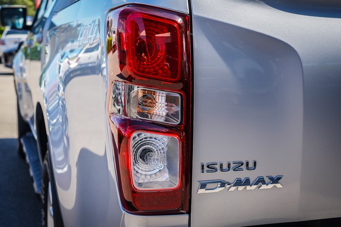 2021 Isuzu D-MAX LS-M