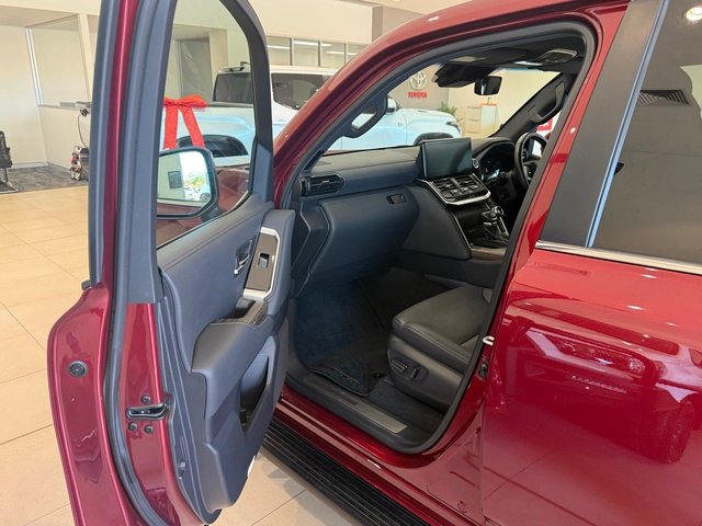 2024 Toyota LANDCRUISER LC300 3.3L V6 DSL VX 7 Seats