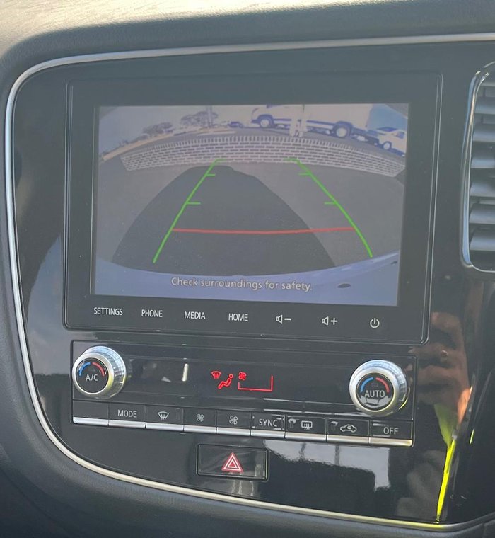 2021 Mitsubishi Outlander LS