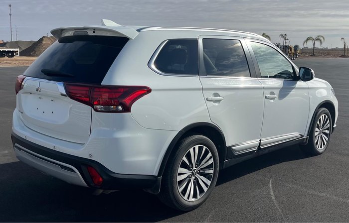 2021 Mitsubishi Outlander LS