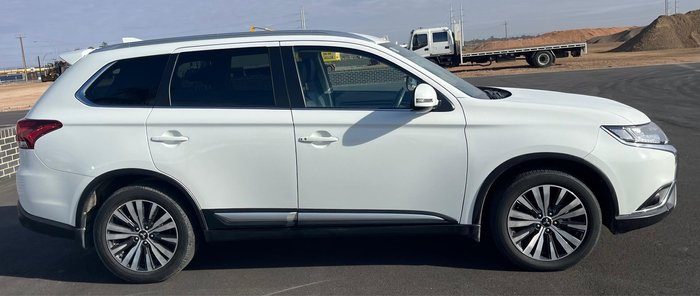 2021 Mitsubishi Outlander LS