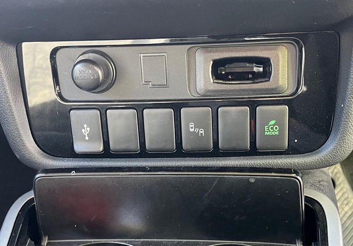 2021 Mitsubishi Outlander LS