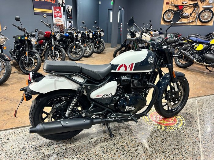 2025 Royal Enfield SHOTGUN 650 WHITE