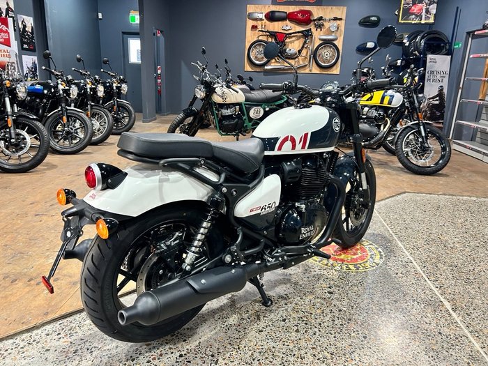 2025 Royal Enfield SHOTGUN 650 WHITE