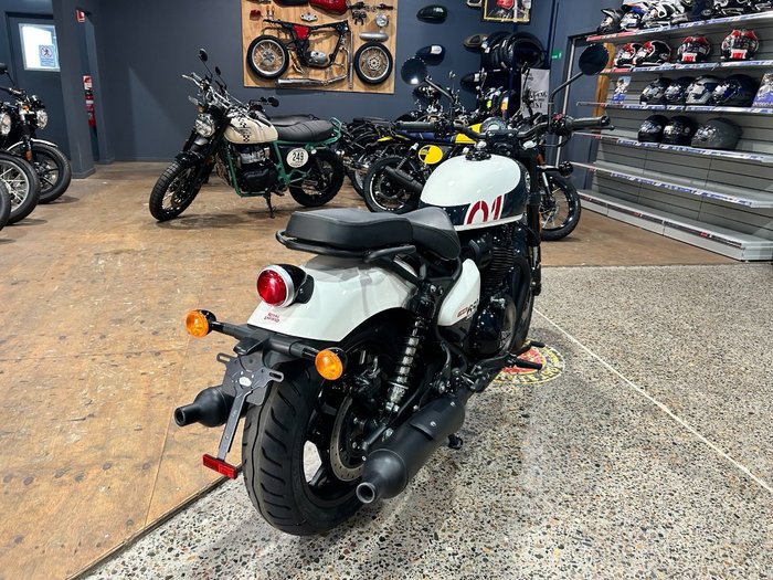 2025 Royal Enfield SHOTGUN 650 WHITE