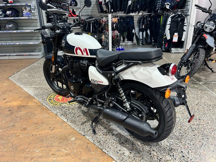 2025 Royal Enfield SHOTGUN 650 WHITE