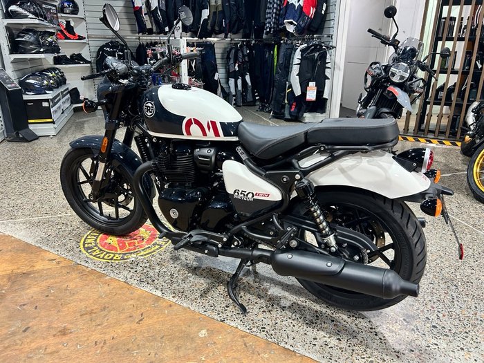2025 Royal Enfield SHOTGUN 650 WHITE