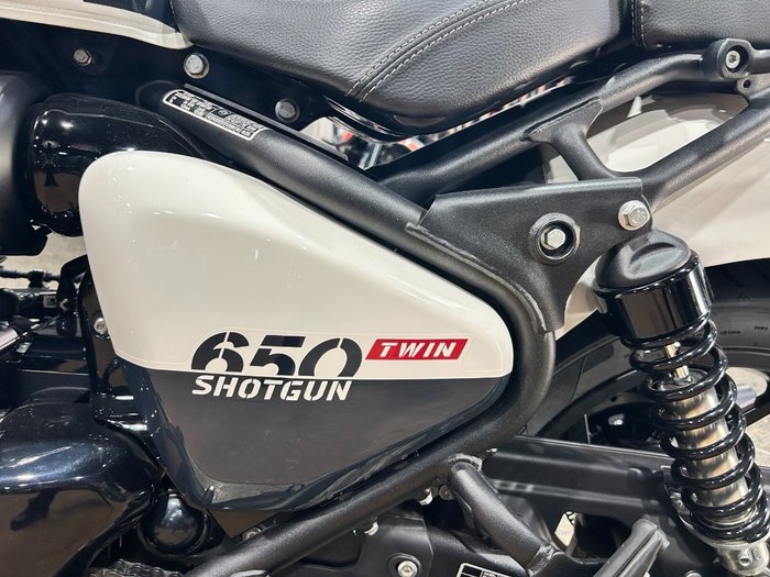 2025 Royal Enfield SHOTGUN 650 WHITE